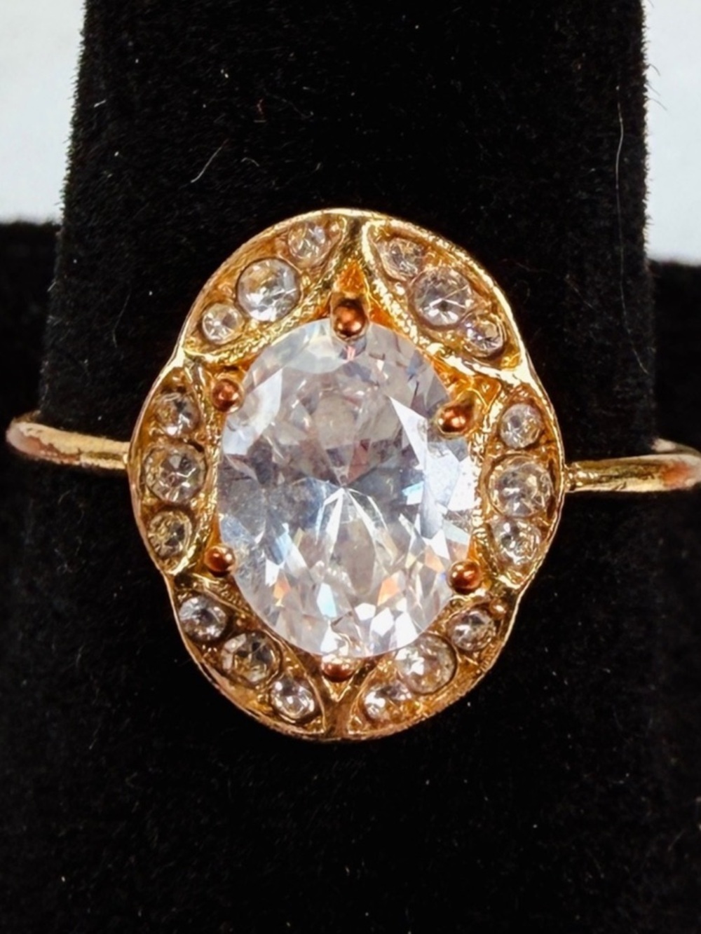 Dainty aged goldtone clear bling size 7 ring